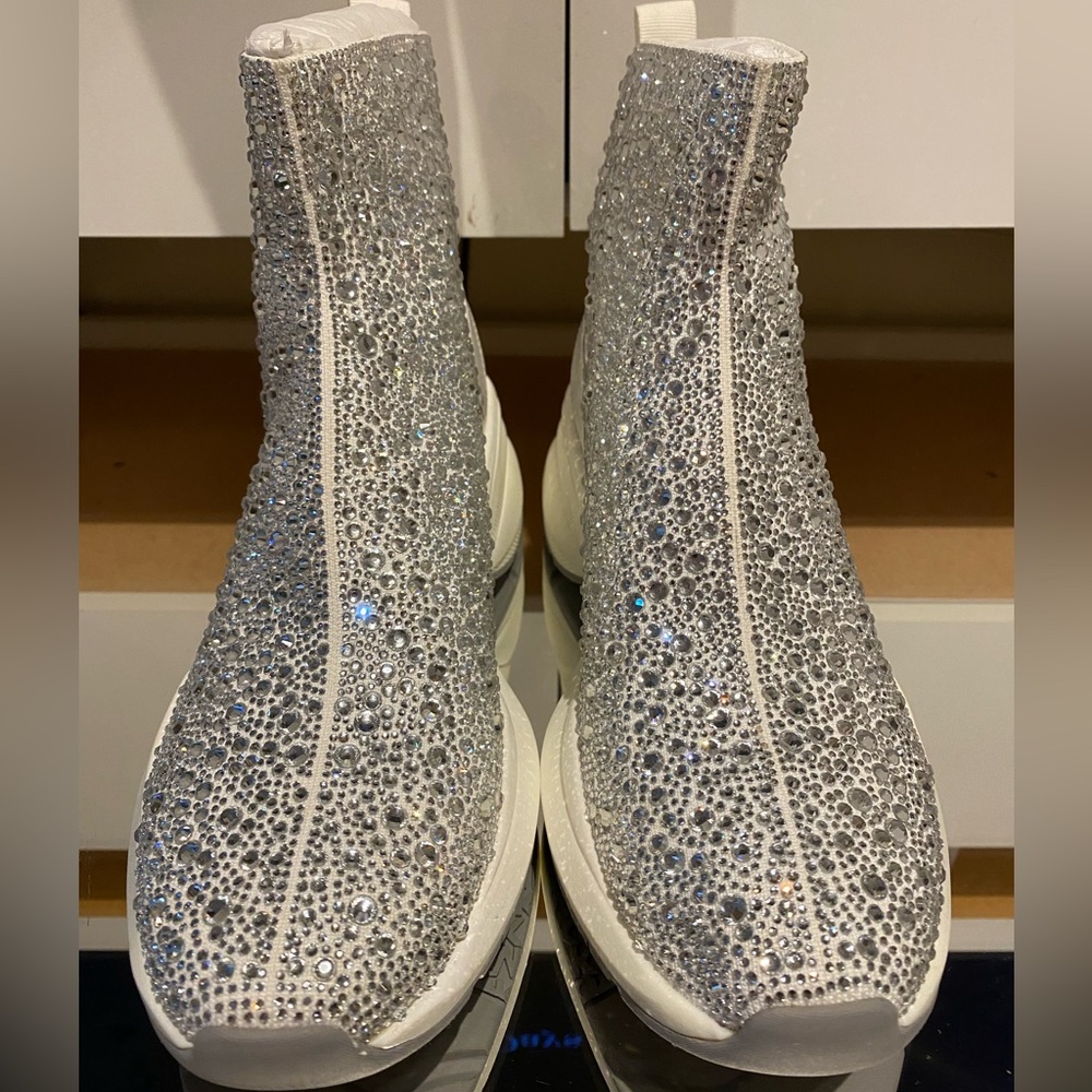 Pace crystal trainers